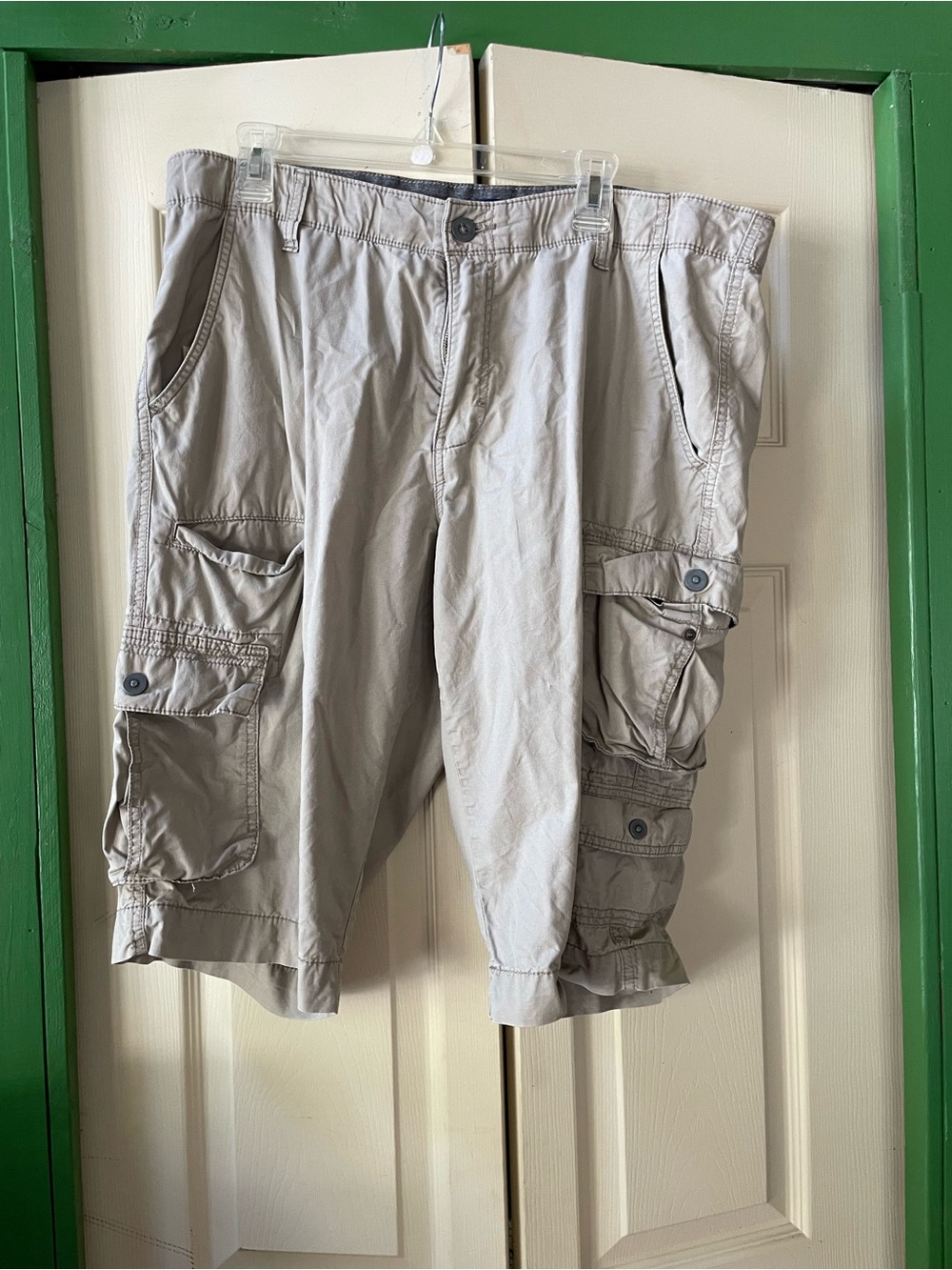 Men's Light Khaki Cargo Shorts - Casual Multi-Pocket Design